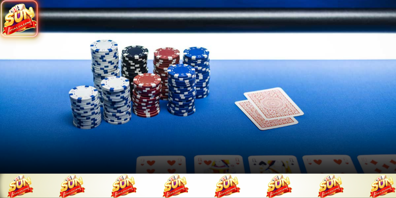 Bàn poker rõ ràng giúp người chơi dễ nắm bắt diễn biến từng vòng